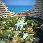 El Capricho De Benalbeach, Solo De Sabado A Sabado